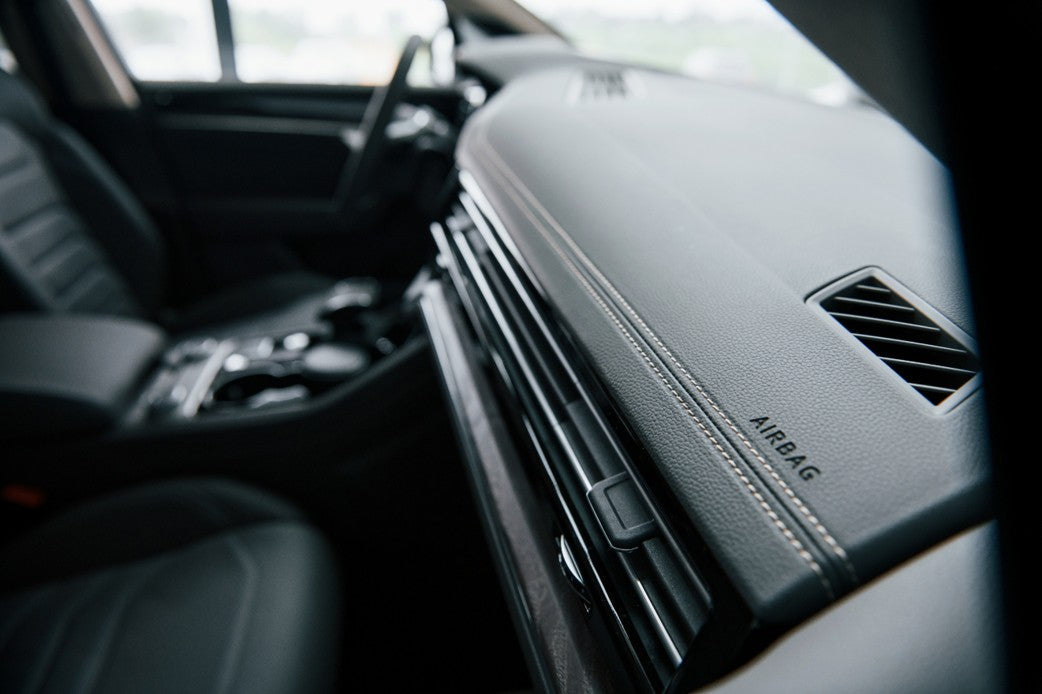 Bosch automotive maintenance products including cabin air filter, engine air filter, and Aerotwin wiper blades available at FIXRA.