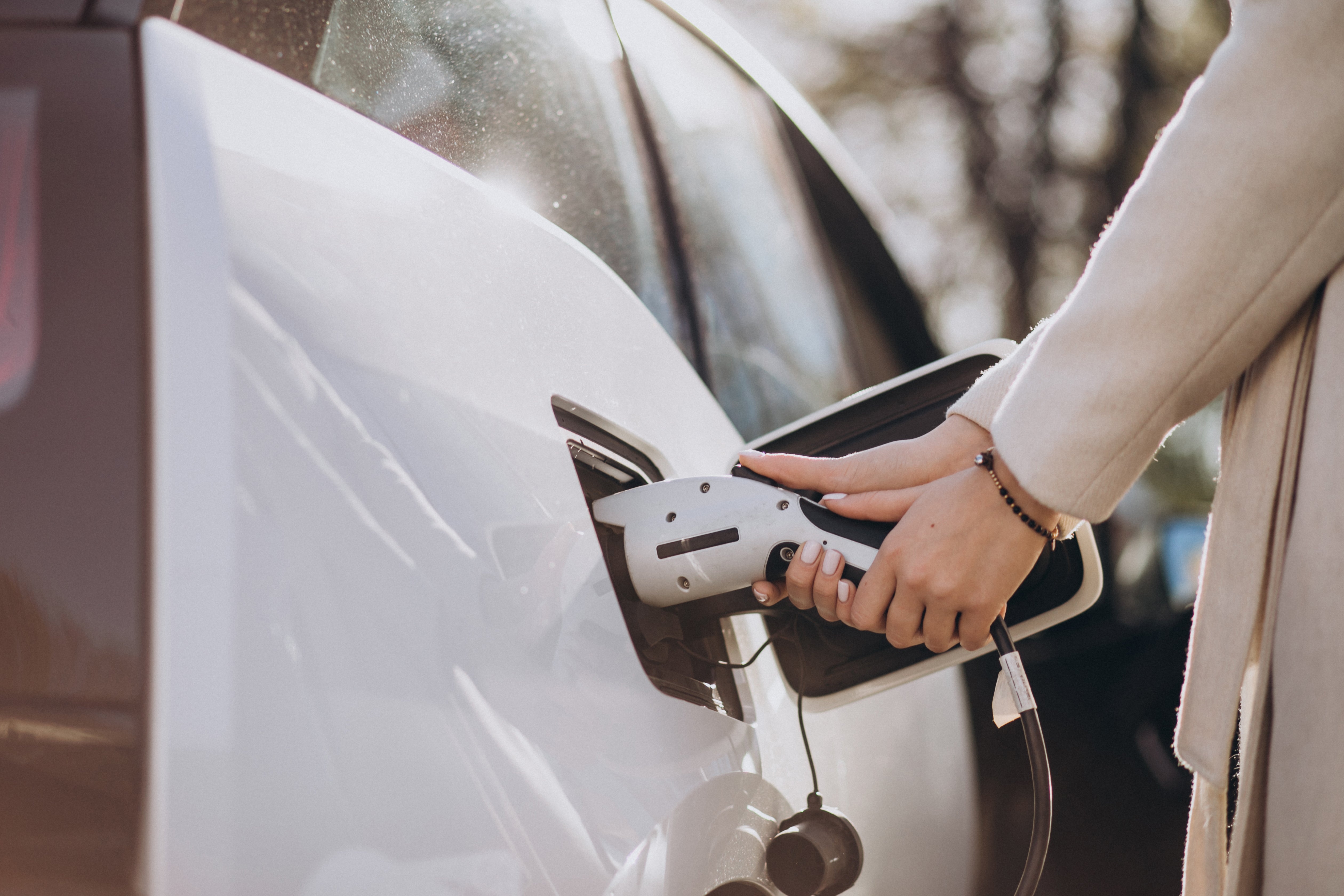 Hybrid vs Fully Electric Cars: Which Is Right for You in 2026?