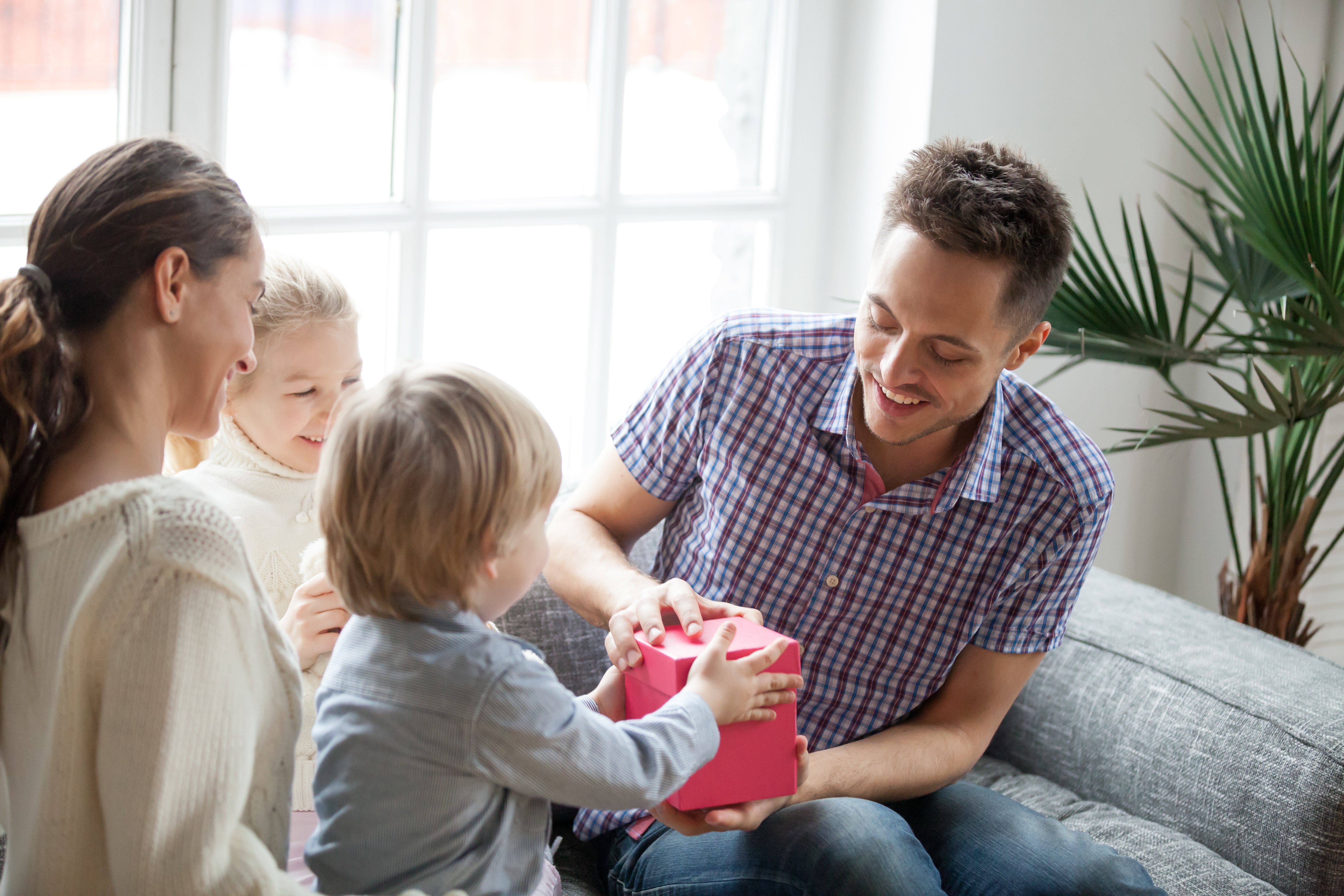 FIXRA Father's Day sale banner featuring Father's Day gift ideas and special offers on practical gifts for Dad, with savings of up to 20% off for a limited time.