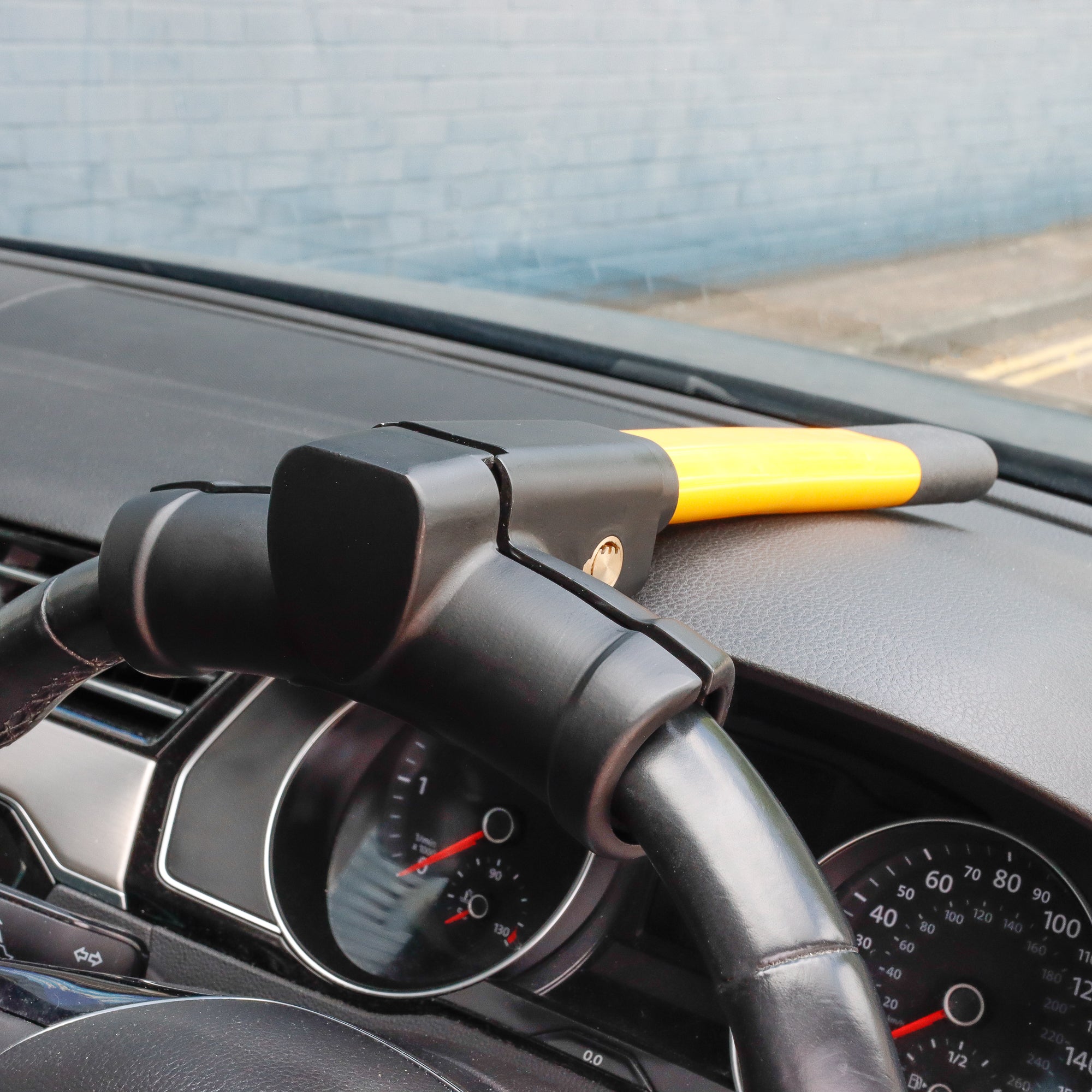 Streetwize Universal Rotary Vehicle Steering Lock