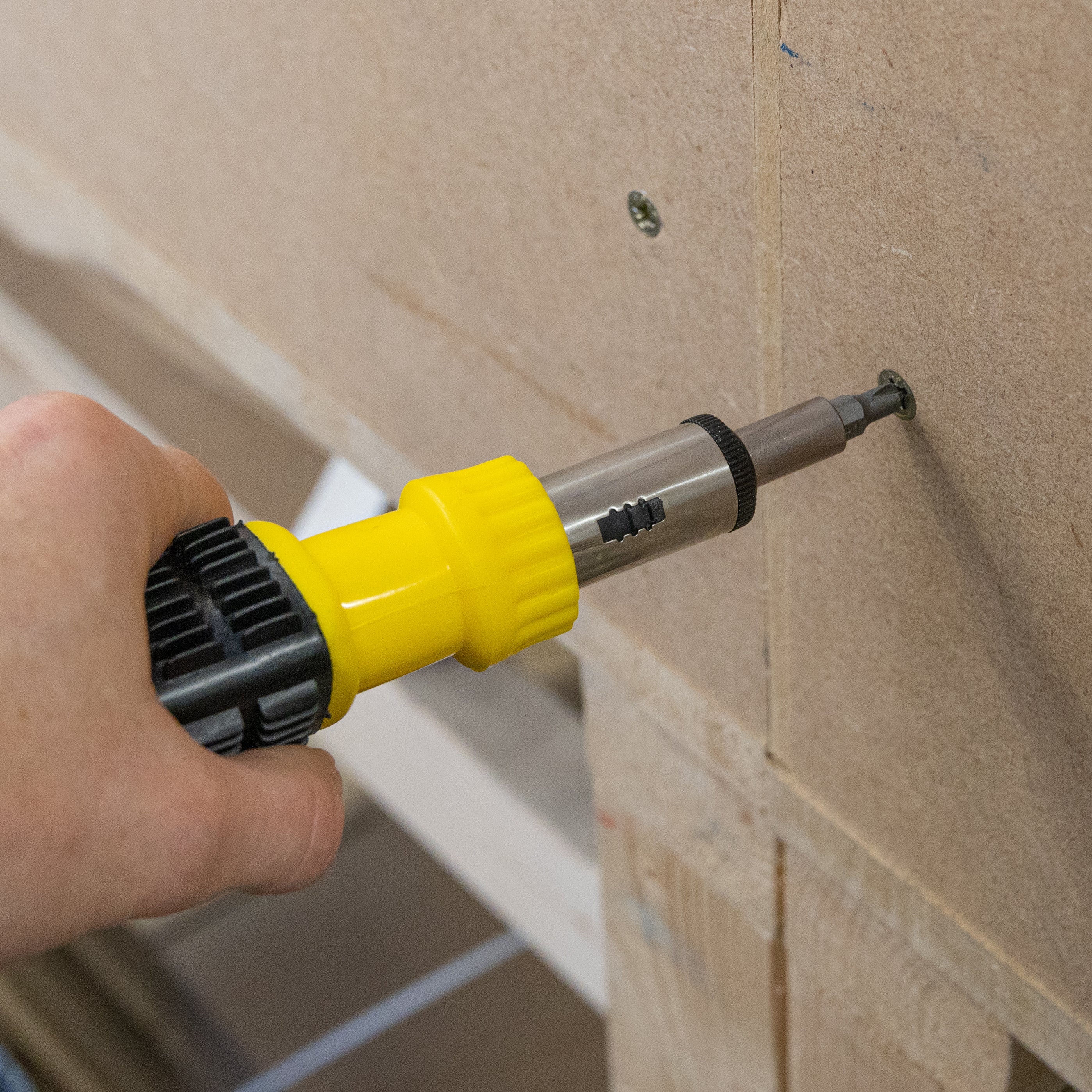 101pc Screwdriver Ratchet Driver and Socket Bit Set